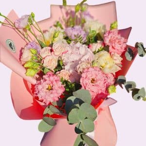 buchet hortensii si trandafiri