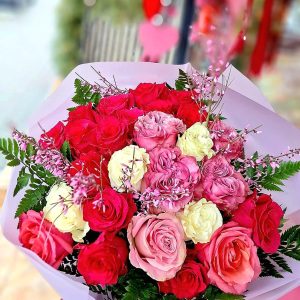 Buchet trandafiri mix 8 Martie mama