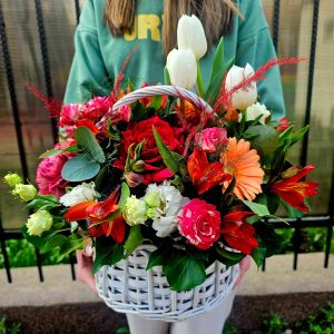 coș floral impresionant livrare flori focșani